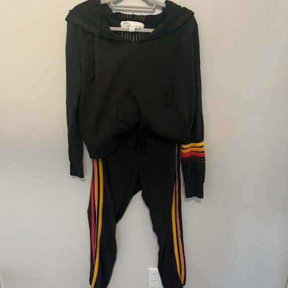 Vintage Havana Other - Vintage Havana set, joggers and hoodie size M/L